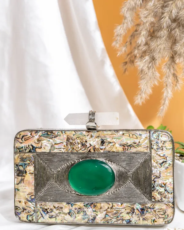 Zenya_Quartz_MOP_Clutch